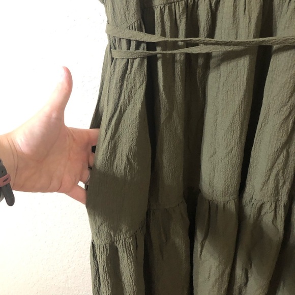 Calvin Klein Flutter Short Sleeve Tiered Gauze Midi Dress in Forest Green Size 4 - Picture 3 of 7